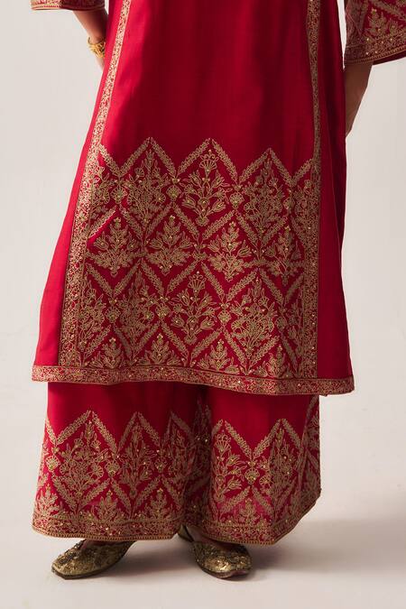 Wabi Sabi By Anshum-Ritesh_Red Chanderi, Organza Floral Nest Phiran Kurta, Flare Pant And Dupatta Set _at_Aza_Fashions