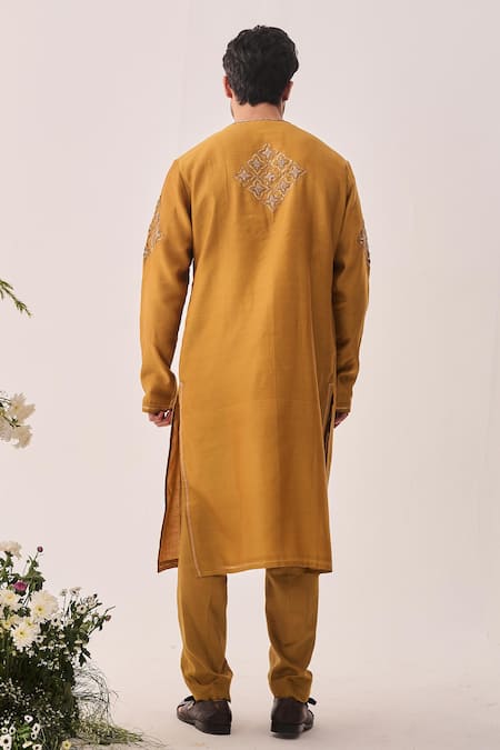 Wabi Sabi By Anshum-Ritesh Gilded Petal Chanderi Embroidered Kurta & Pyjama Set 