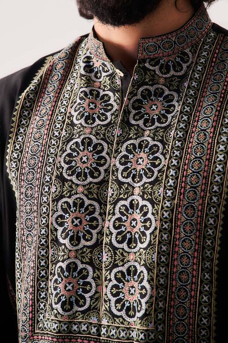 Buy_Wabi Sabi By Anshum-Ritesh_Black Chanderi Embroidery Garden Tapestry Phiran Kurta And Pant 