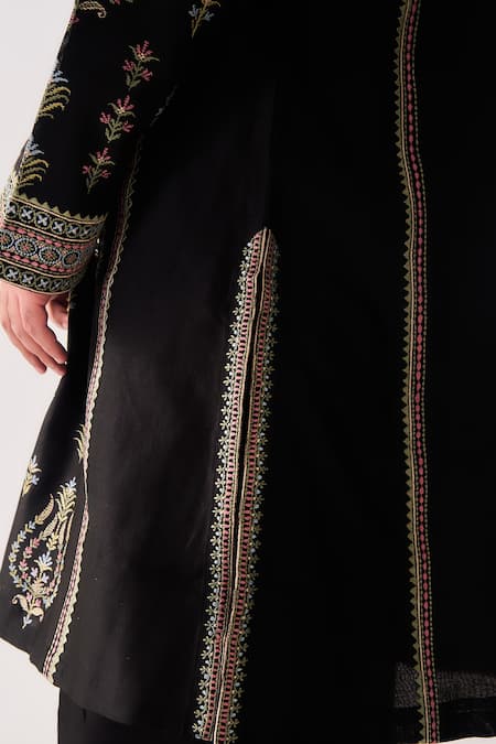 Shop_Wabi Sabi By Anshum-Ritesh_Black Chanderi Embroidery Garden Tapestry Phiran Kurta And Pant 