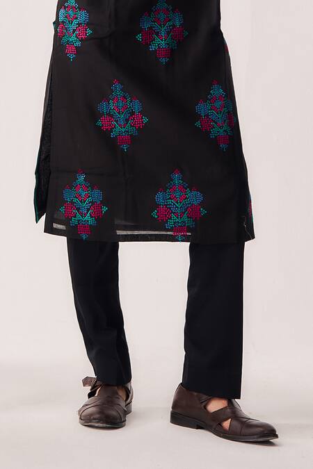 Buy_Wabi Sabi By Anshum-Ritesh_Black Chanderi Embroidery Twilight Flora Kurta And Pyjama _Online_at_Aza_Fashions
