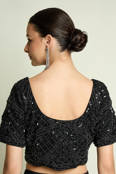 Aakaar Embroidered Blouse 