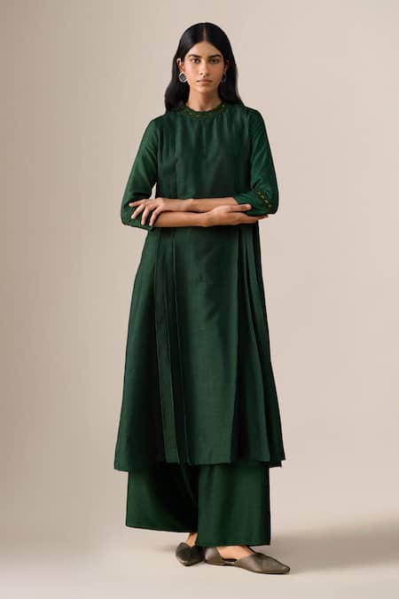 Shop_Ampm_Green Silk Embroidery Round Neck Shiloh Neckline Kurta Set _Online_at_Aza_Fashions