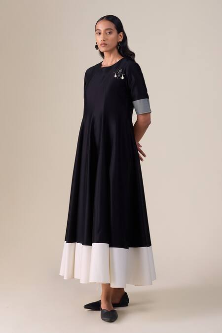 Ampm_Black Chanderi Brooches Round Neck Afeesa Embellished Kurta Set _Online_at_Aza_Fashions