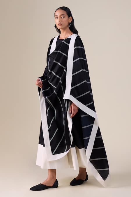 Buy_Ampm_Black Chanderi Brooches Round Neck Afeesa Embellished Kurta Set _Online_at_Aza_Fashions