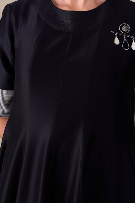 Ampm_Black Chanderi Brooches Round Neck Afeesa Embellished Kurta Set _at_Aza_Fashions
