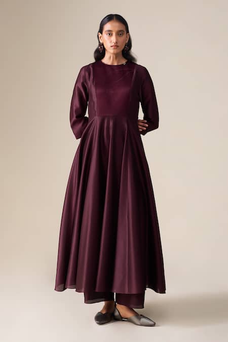 Buy_Ampm_Burgundy Chanderi Embroidery Round Neck Dilana Quilted Anarkali Set _Online_at_Aza_Fashions