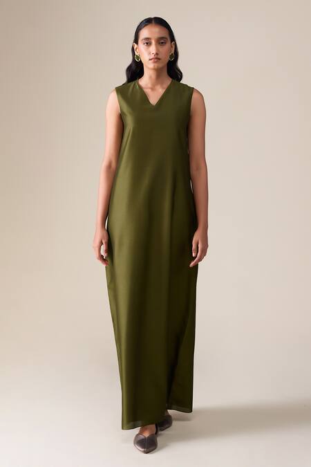 Ampm_Olive Green Chanderi Embroidery Mandarin Collar Maliah Abaya Kaftan _Online_at_Aza_Fashions