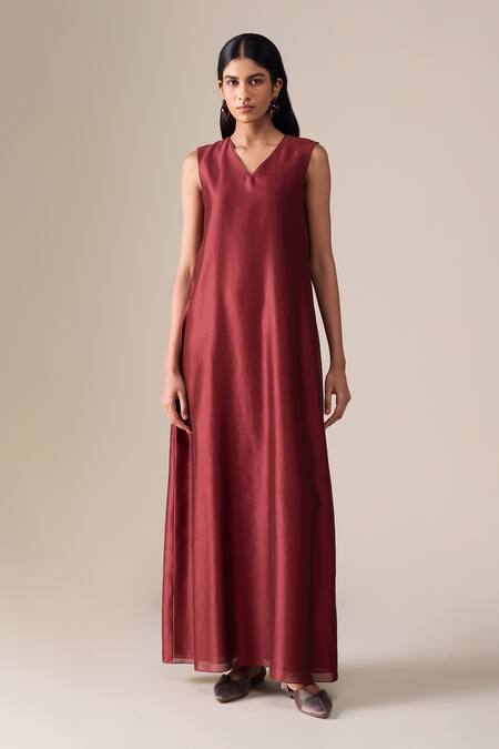 Buy_Ampm_Red Chanderi Embroidery Round Neck Maliah Abaya Kaftan _Online_at_Aza_Fashions