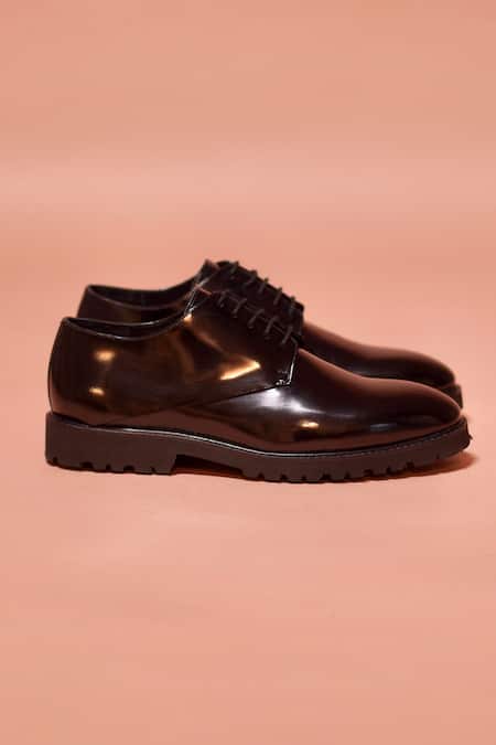 Buy_Dmodot_Black Somerso Smooth Hide Leather Derby Shoes _Online_at_Aza_Fashions