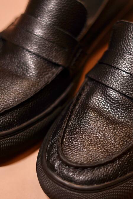 Buy_Dmodot_Black Leather Tristo Penny Loafer Sneakers 