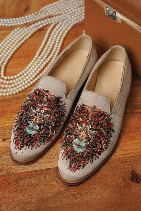 Dmodot Avorio Lion Motif Beaded Loafers  