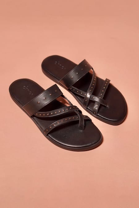 Dmodot Pelle Bruno Riveto Riveto Studded Leather Sandals 