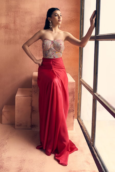 Label Moni K Afreen Mosaic Embroidered Blouse With Draped Skirt 