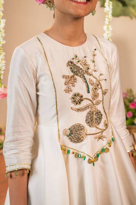 Panchhi By Kanupriya Tibrewala Ivory Chanderi, Silk Embroidery, Stones, Pearls, Beads, Swarna Bagh Lehenga Set Online at Aza Fashions Panchhi By Kanupriya Tibrewala_Ivory Chanderi, Silk Embroidery, Stones, Pearls, Beads, Swarna Bagh Lehenga Set _Online_at_Aza_Fashions