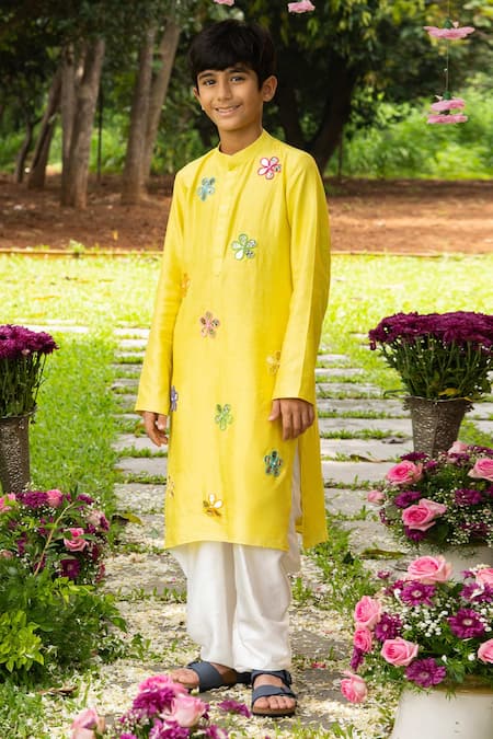 Panchhi By Kanupriya Tibrewala Ek Phool Kurta & Dhoti Pant Set 