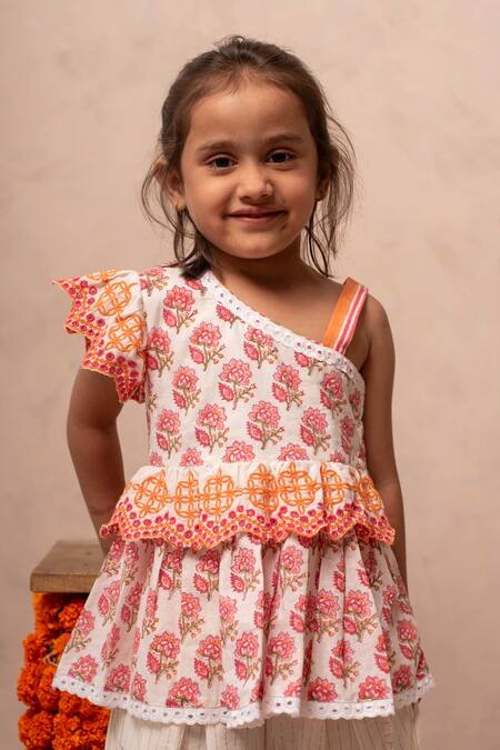 Plumcheeks_White Cotton Lace, Embroidery Rani One Shoulder Top And Pant Set _Online_at_Aza_Fashions