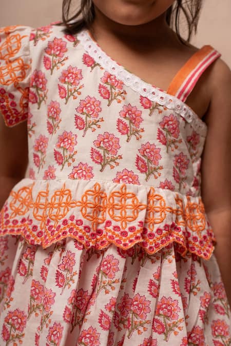 Plumcheeks_White Cotton Lace, Embroidery Rani One Shoulder Top And Pant Set _at_Aza_Fashions