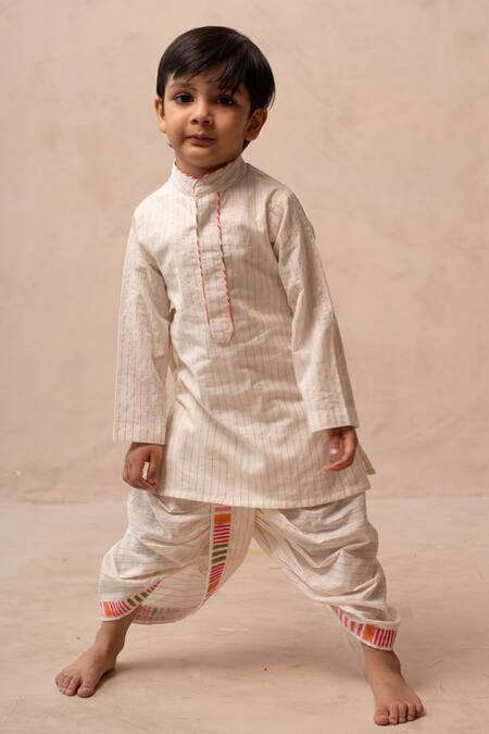 Plumcheeks_White Cotton Metallic Thread Sunhera Kurta And Dhoti Pant Set _at_Aza_Fashions