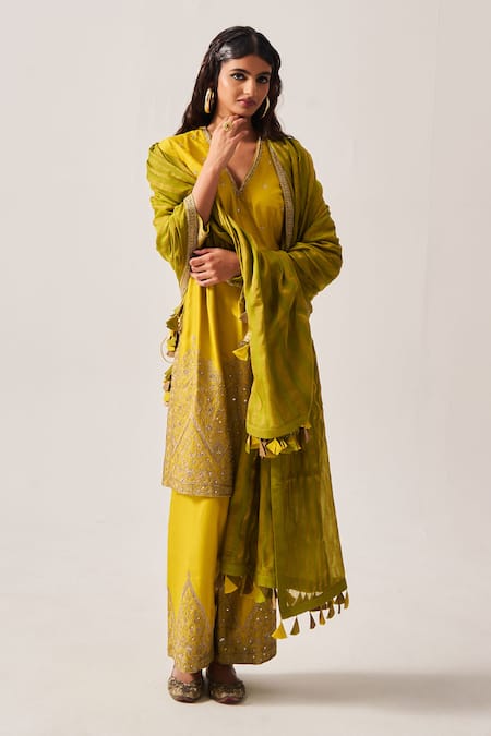 Wabi Sabi By Anshum-Ritesh Floral Dome Embroidered Kurta Set With Dupatta 