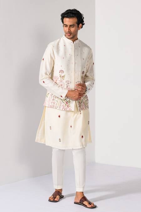 Kalpana Naik_Ivory Chanderi Silk, Cotton Embroidery Floral Finesse Nehru Kurta Set _at_Aza_Fashions