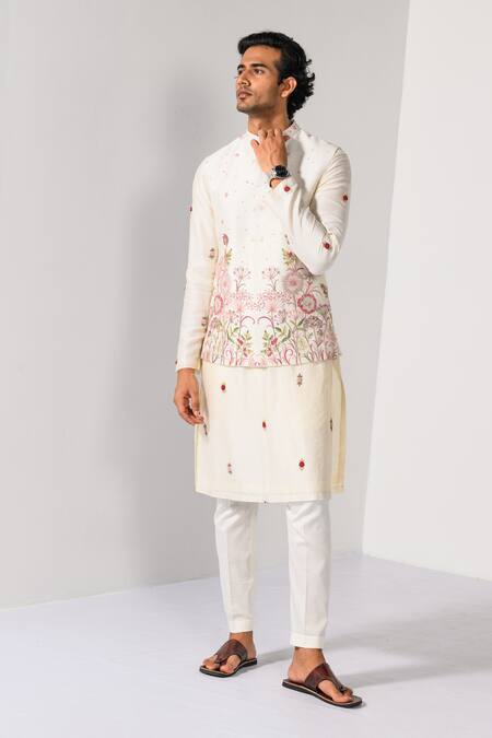 Buy_Kalpana Naik_Ivory Chanderi Silk, Cotton Embroidery Floral Finesse Nehru Kurta Set 
