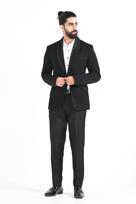 Kalpana Naik Bow Lapel Manipulated Shawl Lapel Tuxedo Set 