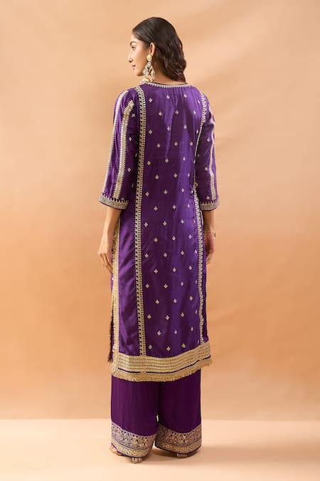 Gopi Vaid Embroidered Kurta Set 