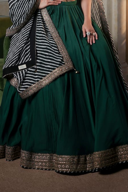 Shop_Summer By Priyanka Gupta_Green Silk Embroidery, Zari V-neck Noor E Summer Lehenga Set _Online_at_Aza_Fashions