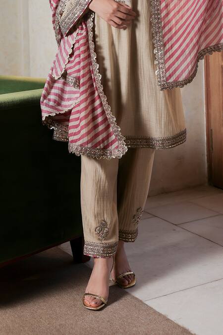 Summer By Priyanka Gupta_Beige Chanderi Embroidery, Gota Patti Round Neck Noor E Summer Kurta Set _Online_at_Aza_Fashions