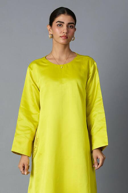 Vasstram_Yellow Silk Zari Round Neck Geet Banarasi Kurta With Pant _at_Aza_Fashions