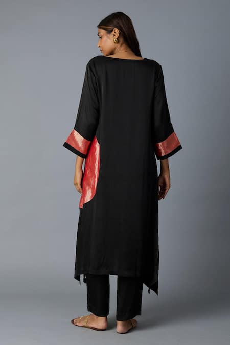 Vasstram Rangoli Zari Applique Kaftan With Pant 