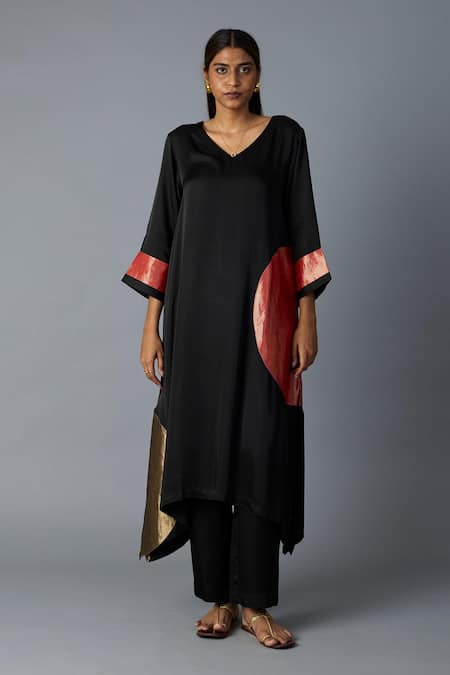 Vasstram Rangoli Zari Applique Kaftan With Pant 