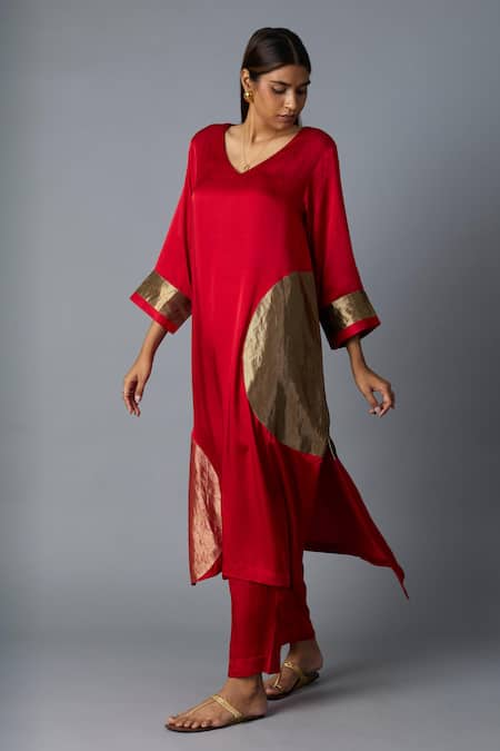 Vasstram_Red Modal, Satin, Silk Zari, Applique V-neck Rangoli Kaftan With Pant _at_Aza_Fashions