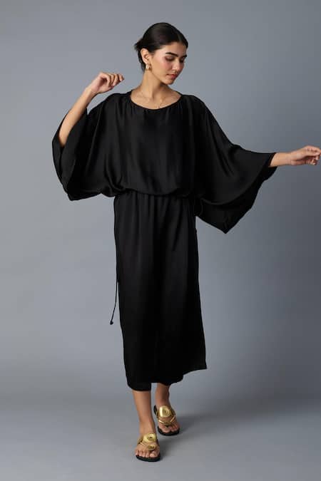 Vasstram Solid Batwing Sleeve Dress 