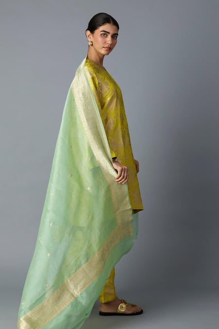 Vasstram_Yellow Brocade Embroidery, Zari Round Neck Hazara Floral Woven Kurta And Pant Set _Online_at_Aza_Fashions