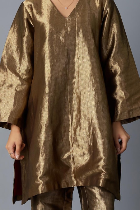 Vasstram_Gold Brocade Zari V-neck Chamkila Metallic Kurta And Pant Set _at_Aza_Fashions