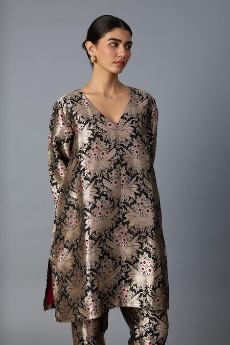 Buy_Vasstram_Black Brocade Zari, Embroidery V-neck Hazara Woven Kurta And Pant Set 