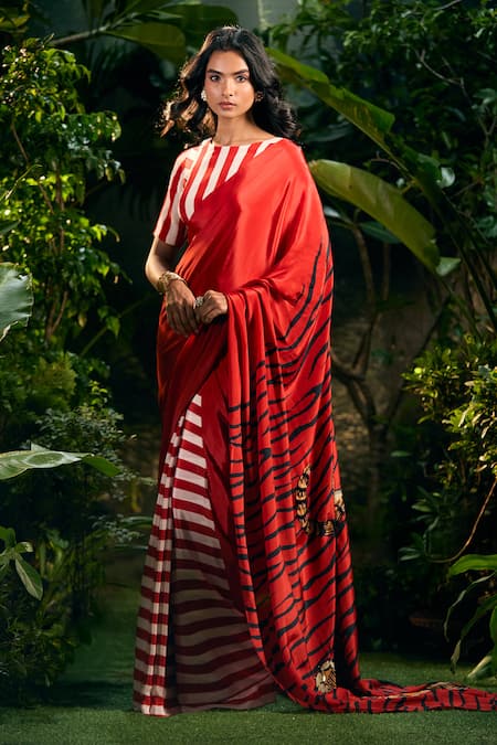 Aza X Shilpa Shetty Kundra Red Viscose, Crepe Embroidery Boat Stripe Print Saree With Co-ordinating Blouse Online at Aza Fashions Aza X Shilpa Shetty Kundra_Red Viscose, Crepe Embroidery Boat Stripe Print Saree With Co-ordinating Blouse_Online_at_Aza_Fashions