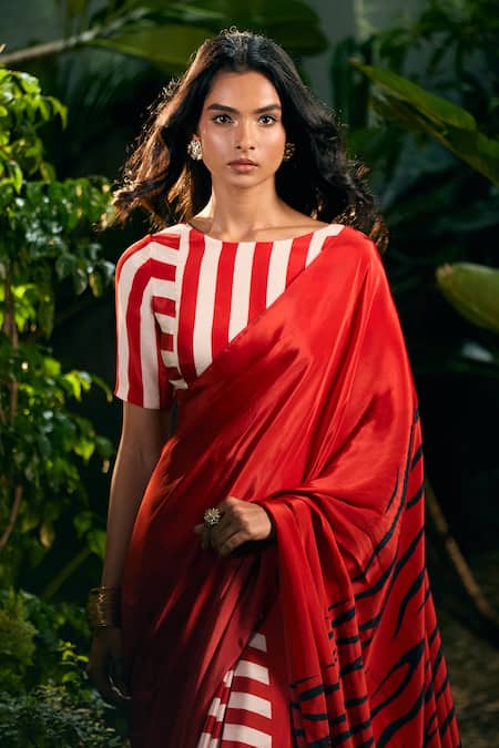 Buy Aza X Shilpa Shetty Kundra Red Viscose, Crepe Embroidery Boat Stripe Print Saree With Co-ordinating Blouse Buy_Aza X Shilpa Shetty Kundra_Red Viscose, Crepe Embroidery Boat Stripe Print Saree With Co-ordinating Blouse