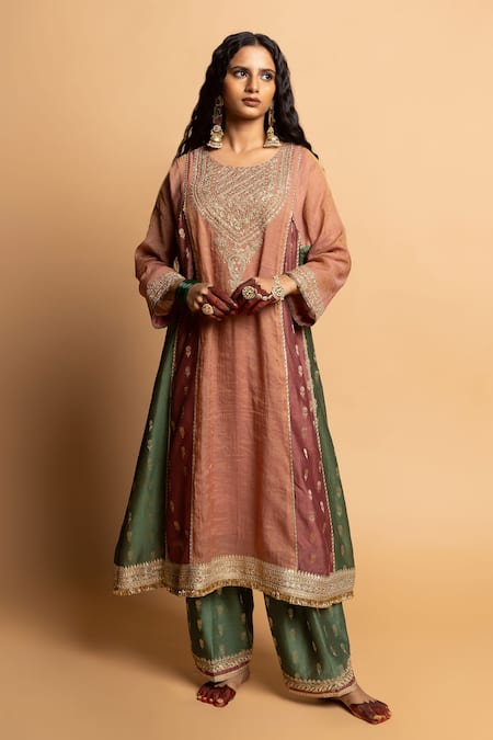 Pants And Pajamas Heer Embroidered Kurta Set 