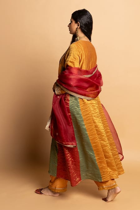 Pants And Pajamas Zari Zauq Embroidered Kurta 