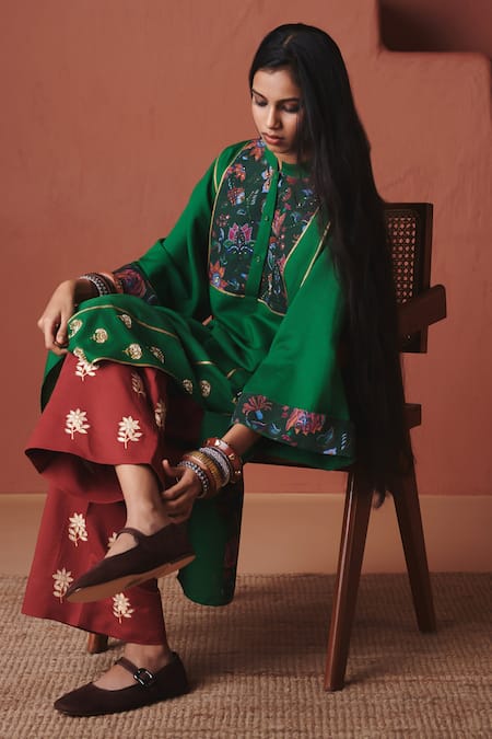 Saphed_Green Cotton, Linen Embroidery, Zari Mandarin Paan Multi-panelled Kurta Set _at_Aza_Fashions