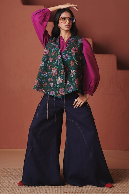 Saphed Green Cotton, Linen V-neck Paan Chintz Print Wrap Waistcoat at Aza Fashions Saphed_Green Cotton, Linen V-neck Paan Chintz Print Wrap Waistcoat _at_Aza_Fashions