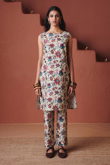 Buy_Saphed_Beige Cotton, Linen Round Neck Chintz Print Fitted Kurta Set _Online_at_Aza_Fashions