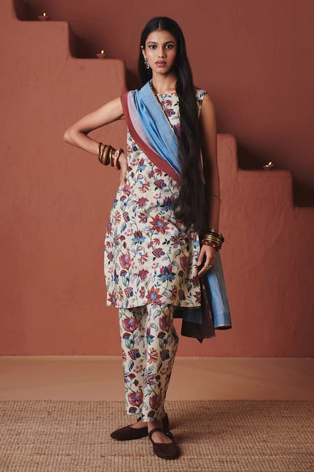 Saphed Beige Chintz Print Fitted Kurta Set 