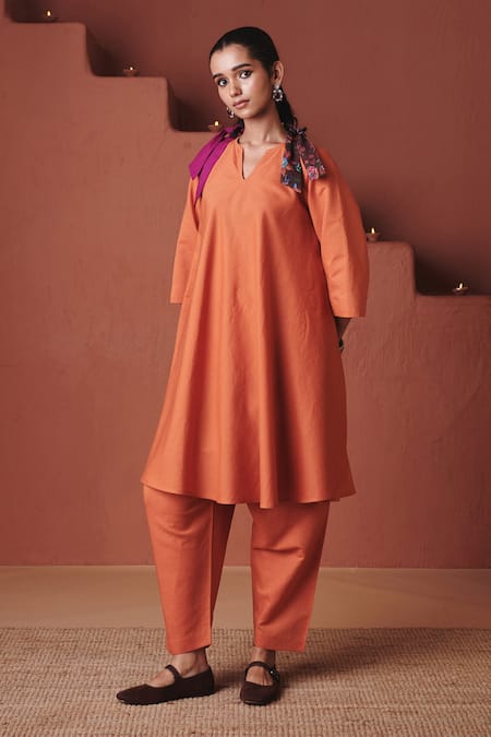 Saphed Marigold Cotton Linen Pheran Kurta Set 