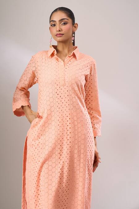 Naintara Bajaj_Peach Cotton Cut Work Collared Hakoba A-line Kurti And Straight Pant Set _Online_at_Aza_Fashions