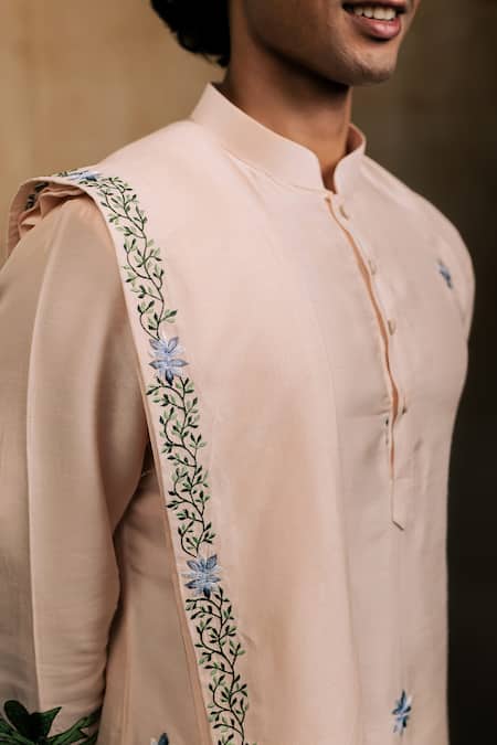 Hilo Design Peach Silk Embroidery Gajavana Kurta With Dupatta at Aza Fashions Hilo Design_Peach Silk Embroidery Gajavana Kurta With Dupatta _at_Aza_Fashions