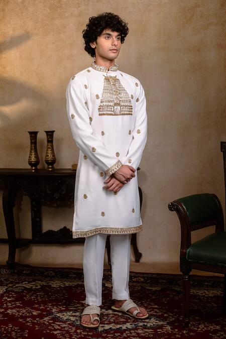 Hilo Design_White Silk Embroidery Devalaya Kurta _at_Aza_Fashions
